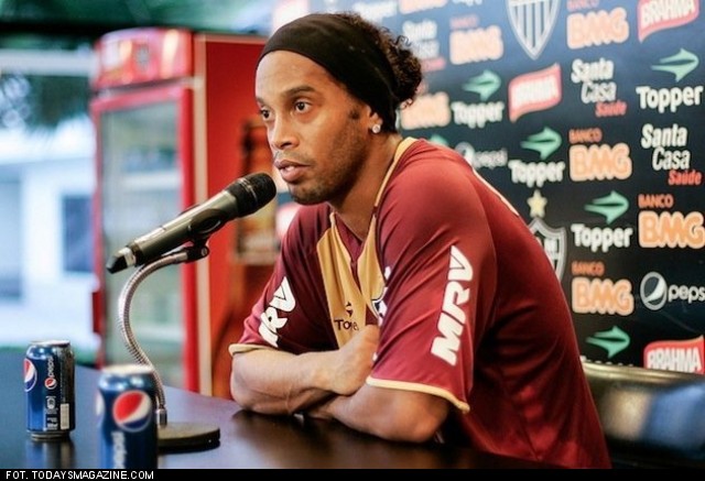 Ronaldinho w kampanii Warki