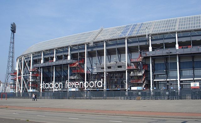 De Kuip pomnikiem