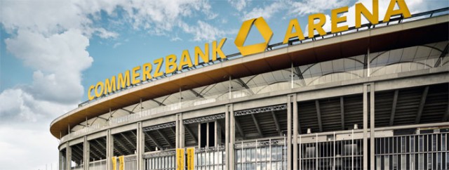 Commerzbank dalej ze stadionem