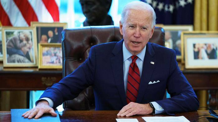 Biden wymazuje kobiety &#8211; burza w USA po rozporządzeniu nowego prezydenta