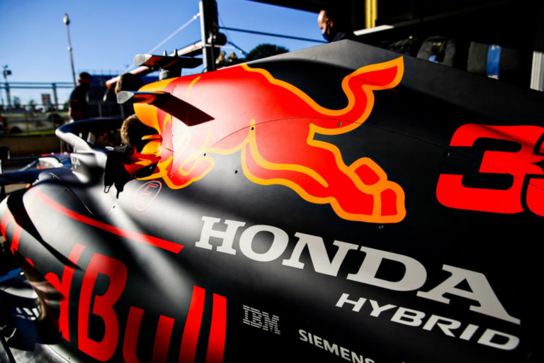 Red Bull przejmuje silniki Hondy w F1