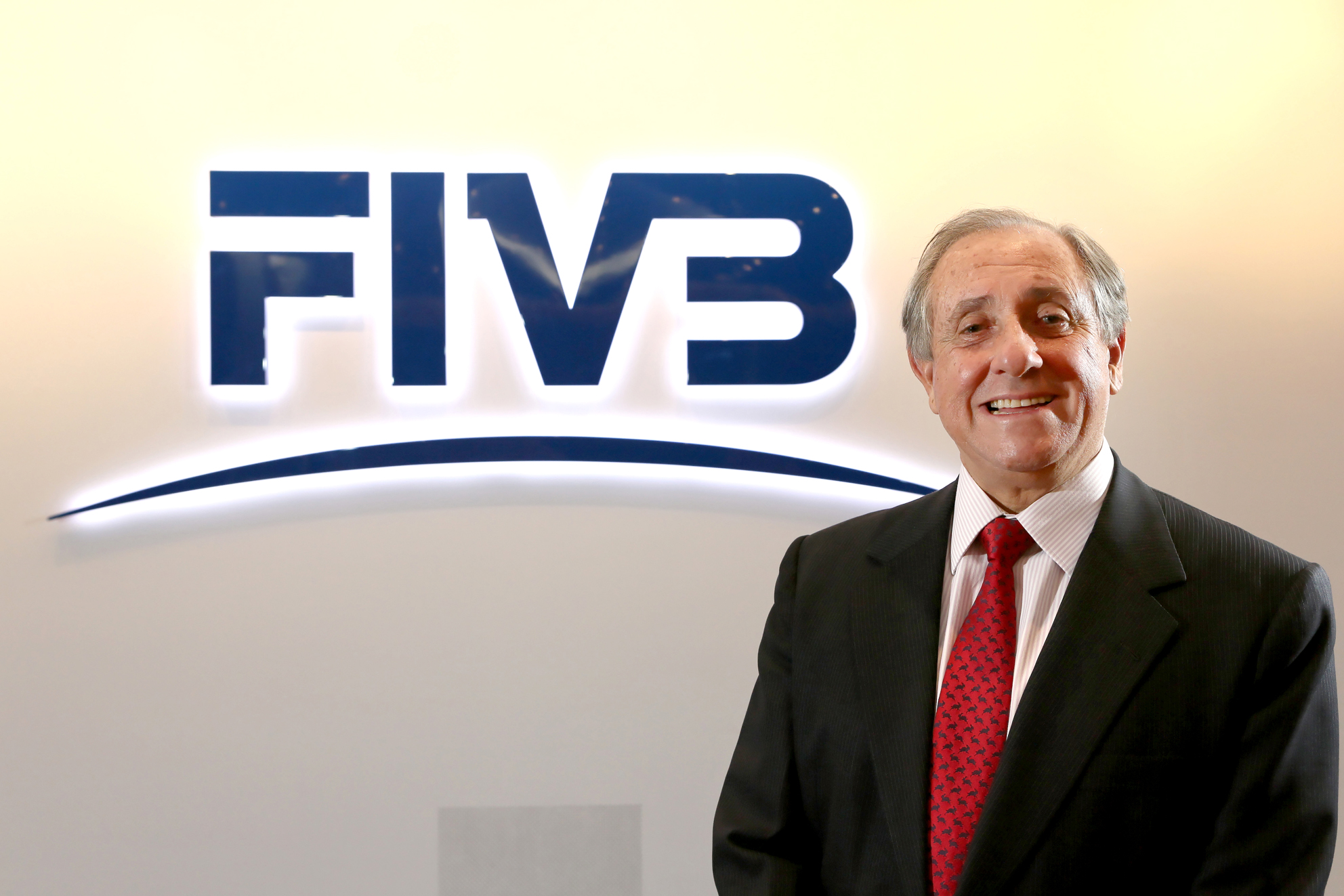 Prezydent FIVB: Jestem szczęśliwy, gdy widzę siatkarskie imprezy w Polsce