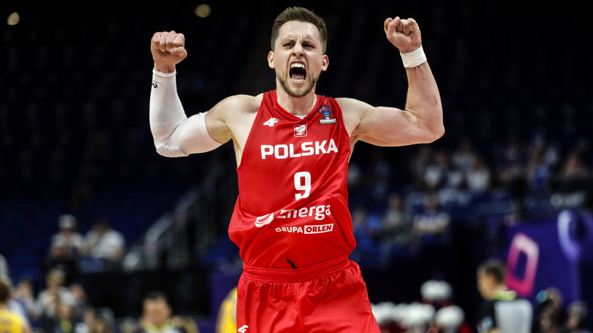 Mateusz Ponitka podbija serca kibiców i prowadzi w głosowaniu na MVP EuroBasketu