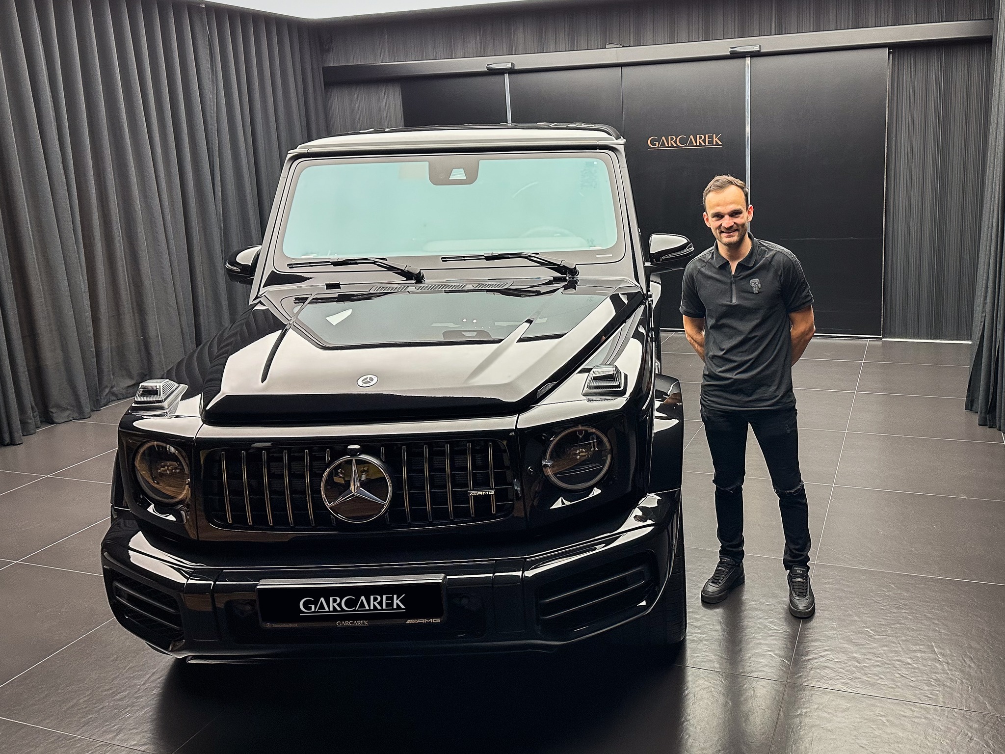 Bartosz Zmarzlik posiadaczem legendarnego Mercedesa. To kultowy model