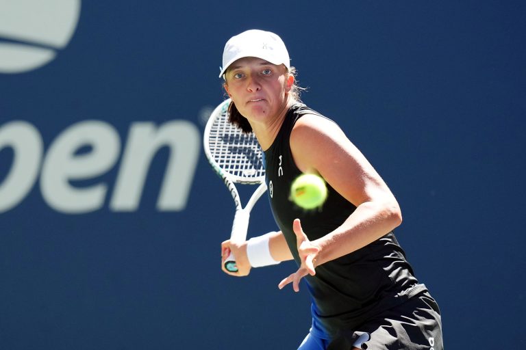 Sep 1, 2023; Flushing, NY, USA; Iga Swiatek of Poland hits to Kaja Juvan of Slovenia on day five of the 2023 U.S. Open tennis tournament at USTA Billie Jean King National Tennis Center. Mandatory Credit: Danielle Parhizkaran-USA TODAY Sports/Sipa USA
2023.09.01 Nowy Jork
tenis ziemny
US Open 2023
Foto Danielle Parhizkaran-USA TODAY Sports/SIPA USA/PressFocus

!!! POLAND ONLY !!!