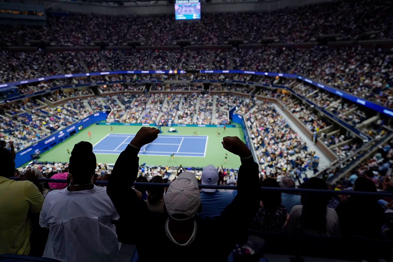 Sep 9, 2023; Flushing, NY, USA; Fans cheer in the stands during the match between Coco Gauff of the United States and Aryna Sabalenka (both not pictured) in the women&#039;s singles final on day thirteen of the 2023 U.S. Open tennis tournament at USTA Billie Jean King Tennis Center. Mandatory Credit: Danielle Parhizkaran-USA TODAY Sports/Sipa USA
2023.09.09 Nowy Jork
tenis ziemny
US Open 2023
Foto Danielle Parhizkaran-USA TODAY Sports/SIPA USA/PressFocus

!!! POLAND ONLY !!!