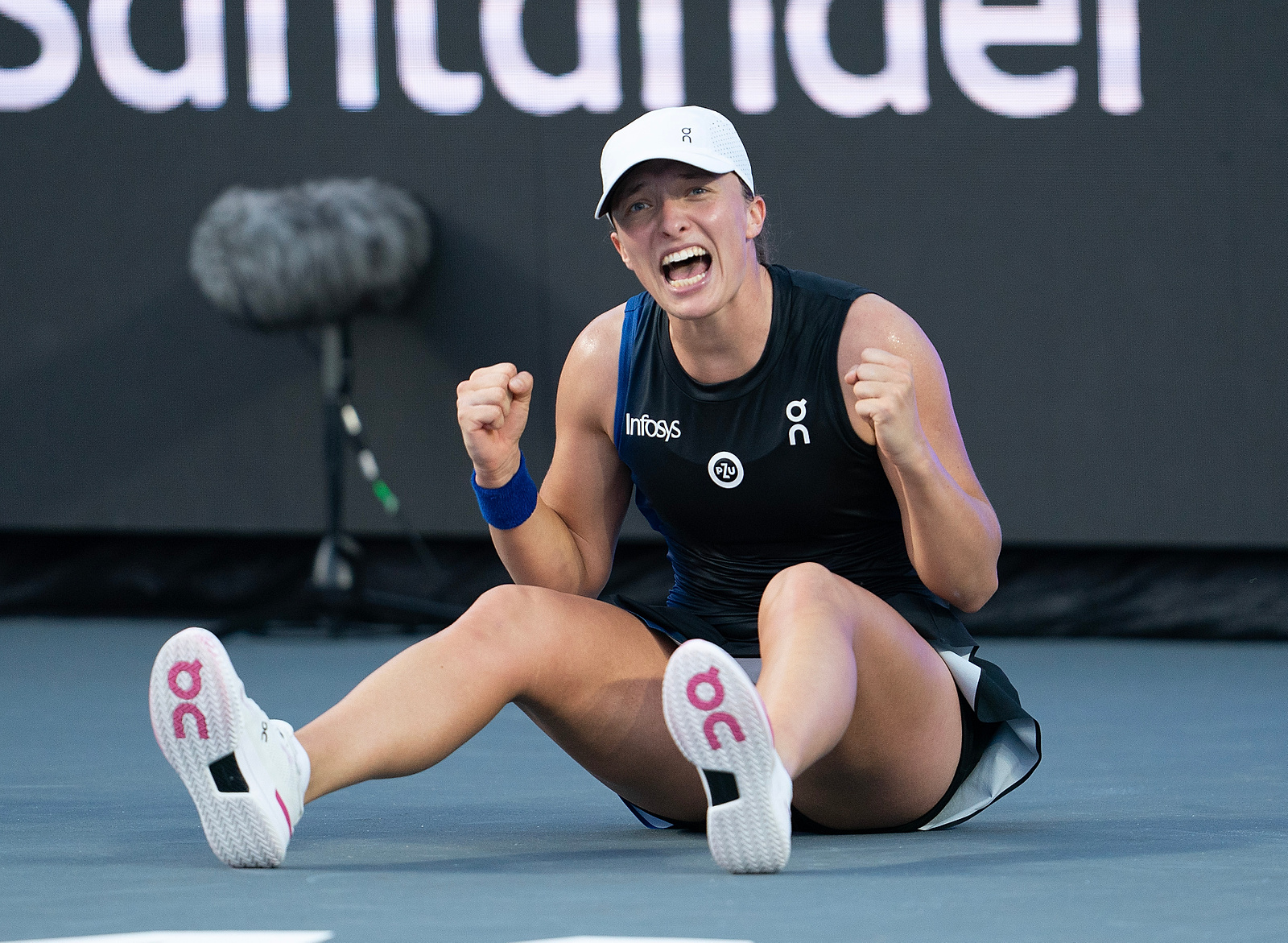 Nov 6, 2023; Cancun, Mexico; Iga Swiatek (POL) celebrates winning her final match against Jessica Pegula (USA) on day nine of the GNP Saguaros WTA Finals Cancun. Mandatory Credit: Susan Mullane-USA TODAY Sports/Sipa USA
2023.11.06 Cancun
Tenis
Tennis: WTA Finals
Foto Susan Mullane-USA TODAY Sports/SIPA USA/PressFocus

!!! POLAND ONLY !!!