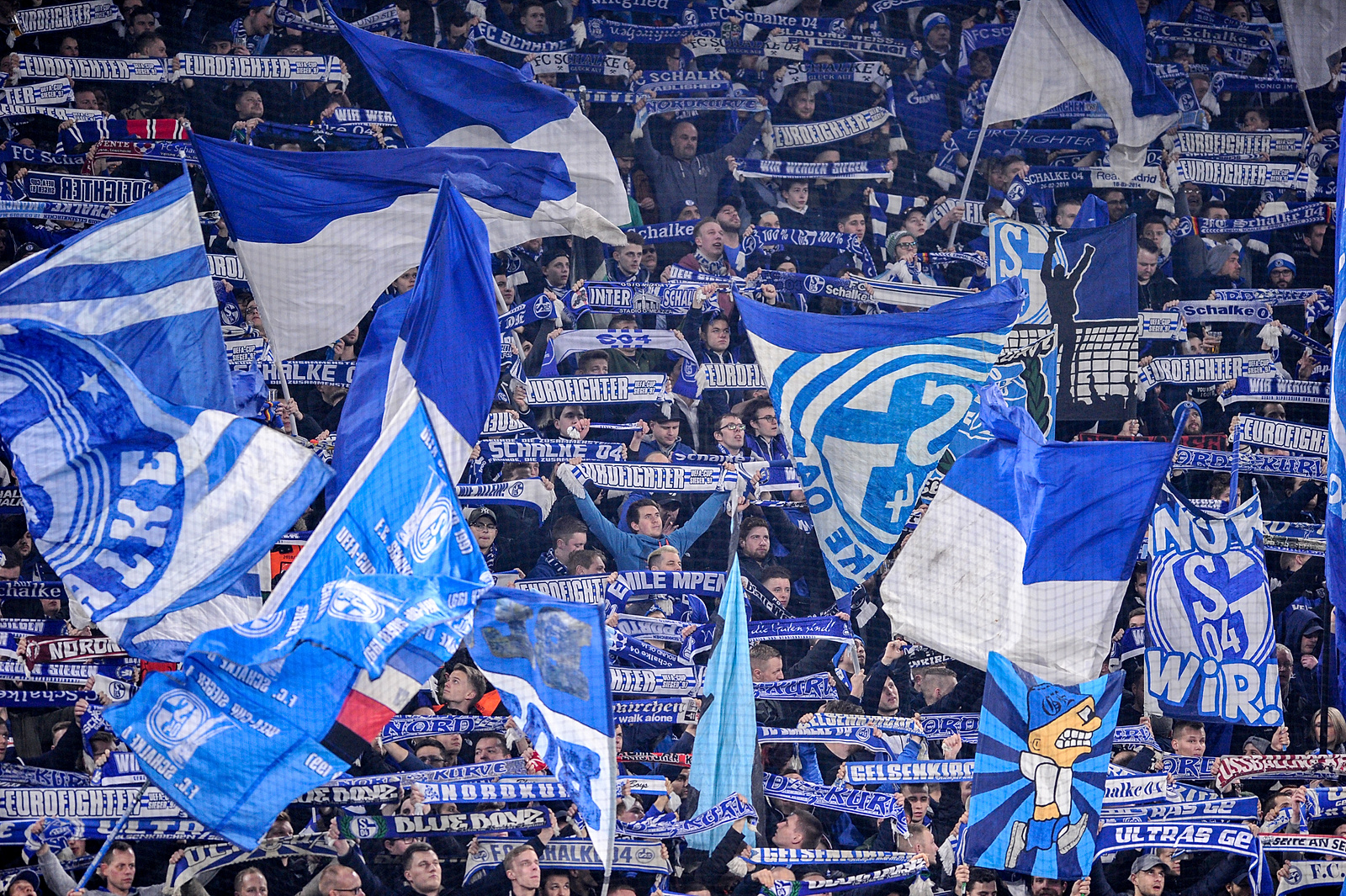 2019.02.20 Gelsenkirchen
Pilka nozna, UEFA Liga Mistrzow 2018/2019
FC Schalke 04 - Manchester City 
N/z Kibice Schalke 04
Foto Rafal Rusek / PressFocus

2019.02.20 Gelsenkirchen
Football UEFA Champions League 2018/2019
FC Schalke 04 - Manchester City 
Kibice Schalke 04
Credit: Rafal Rusek / PressFocus