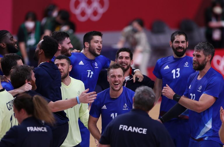 (210807) -- TOKYO, Aug. 7, 2021 (Xinhua) -- Team France celebrates after winning Men&#039;s Gold Medal Match of Handball between France and Denmark at Tokyo 2020 Olympic Games in Tokyo, Japan, Aug 7, 2021. (Xinhua/Du Xiaoyi)

07.08.2021 Tokio
Igrzyska Olimpijskie Tokio 2020 - pilka reczna - Francja - Dania
FOTO Du Xiaoyi / Xinhua / PressFocus

POLAND ONLY!!