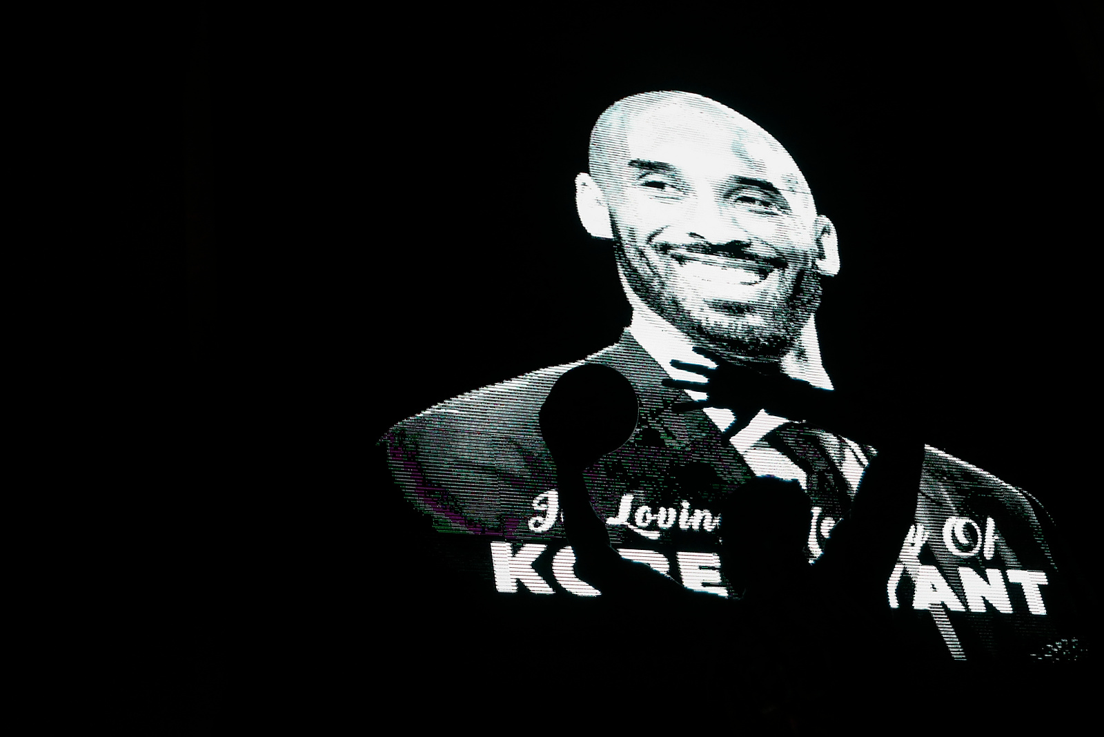 (200127) -- LOS ANGELES, Jan. 27, 2020 (Xinhua) -- Kobe Bryant&#039;s portrait is displayed outside the Staples Center to pay respects to Kobe Bryant, in Los Angeles, California, the United States, on Jan. 26, 2020. Retired NBA star Kobe Bryant was one of nine people killed in a helicopter crash amid foggy conditions in the hills above Calabasas, southern California, on Jan. 26. (Xinhua/Li Ying)
2020.01.26 Los Angeles
Koszykowka NBA
Nie zyje Kobe Bryant. Zginal w katastrofie helikoptera
Foto Xinhua / PressFocus

!!! POLAND ONLY !!!