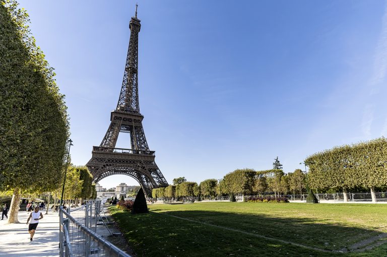 9/6/2023 - PARIS - The area around the Eifel Tower, where beach volleyball players take action, among other things, during the venue tour for journalists in the run-up to the 2024 Olympic Games in Paris. ANP REMKO DE WAAL /ANP/Sipa USA
2023.09.06 Paryz
Igrzyska Olimpijskie Paryz 2024 
Obiekty Igrzysk Olimpijskich w Paryzu
Foto ANP/SIPA USA/PressFocus

!!! POLAND ONLY !!!