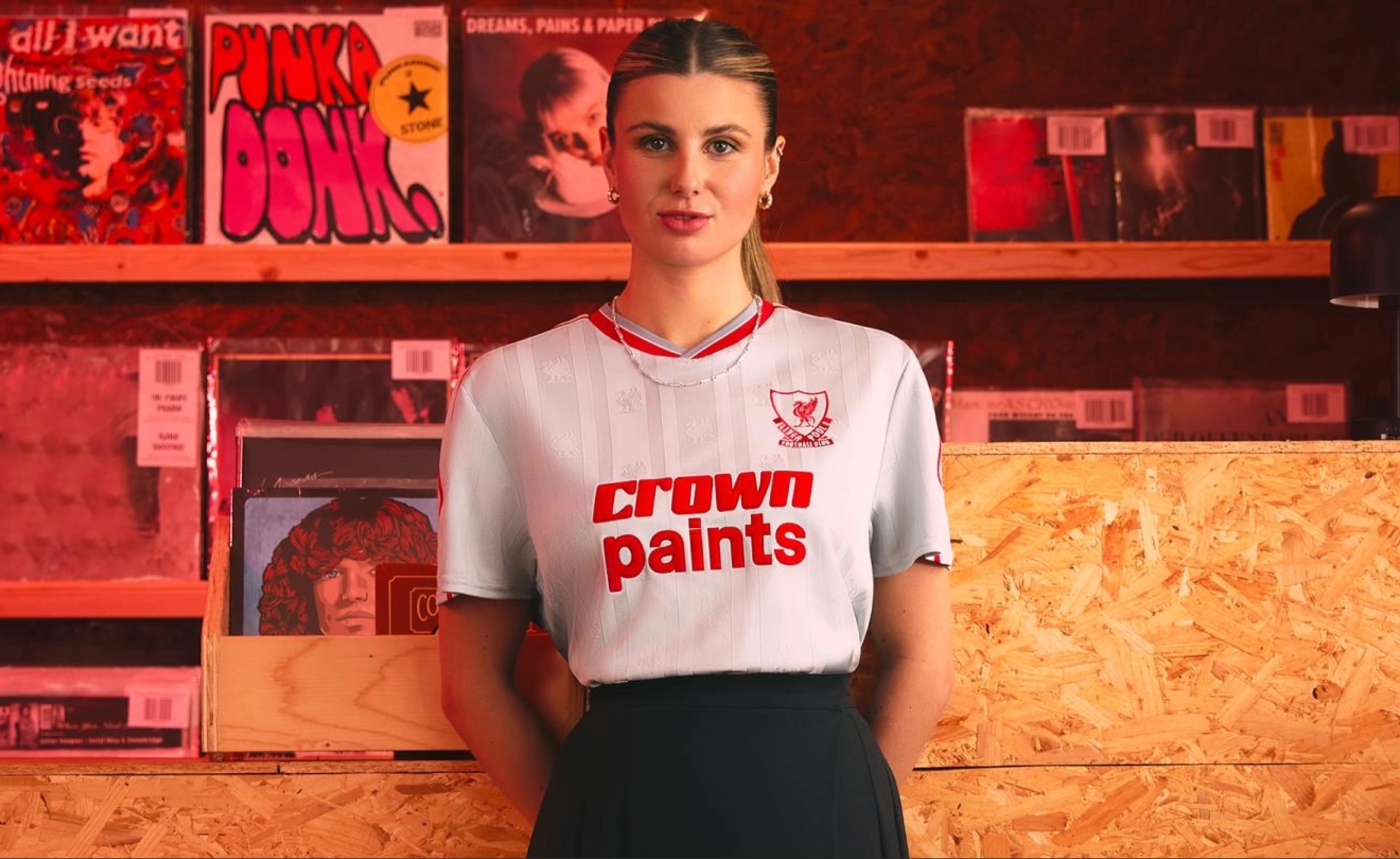 Retro koszulki Liverpoolu weszły do klubowych sklepików.