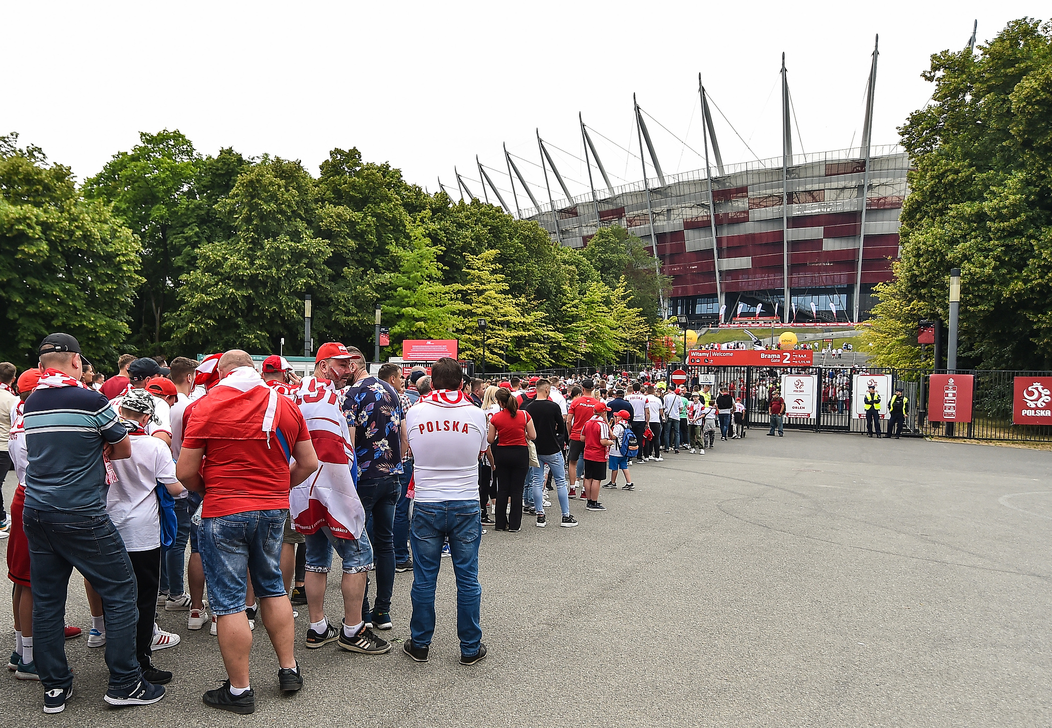 2023.06.16 Warszawa
Pilka nozna Reprezentacja Kadra Mecz Towarzystki
Polska - Niemcy
N/z kibice kadra mecz kolejki do wejscia na stadion kibice ida na mecz pge narodowy szaliki barwy narodowe kolejka do bram widok ilustracja
Foto Lukasz Sobala / PressFocus

2023.06.16 Warsaw
Football Polish National Team Friendly match
Poland - Germany
kibice kadra mecz kolejki do wejscia na stadion kibice ida na mecz pge narodowy szaliki barwy narodowe kolejka do bram widok ilustracja
Credit: Lukasz Sobala / PressFocus