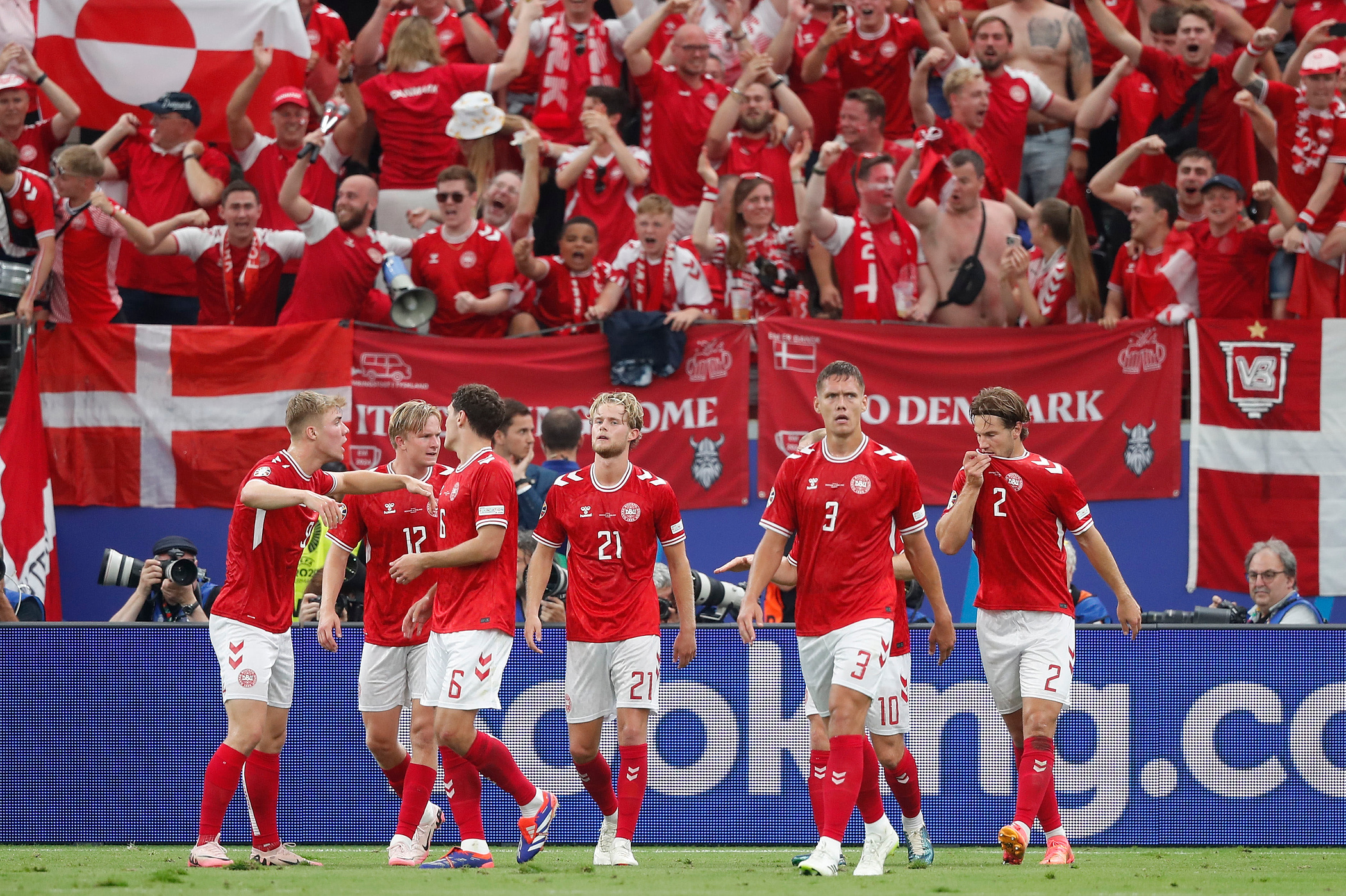 Morten Hjulmand of Denmark celebrates scoring his side’s 1st goal during the UEFA Euro 2024 Group C match between Denmark and England at the Deutsche Bank Park, Frankfurt
Picture by Paul Chesterton/Focus Images Ltd +44 7904 640267
20/06/2024

20.06.2024 Frankfurt
pilka nozna mistrzostwa europy euro 2024
Dania - Anglia
Foto Paul Chesterton  / Focus Images / MB Media / PressFocus 
POLAND ONLY!!