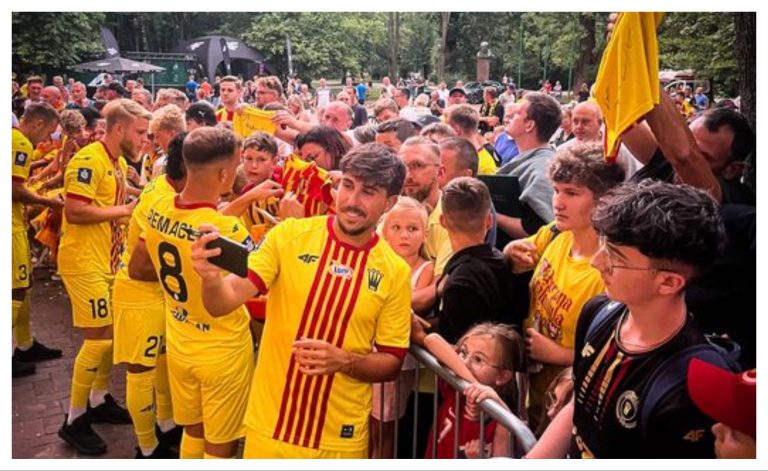 Korona Kielce zaprezentowała koszulki na sezon 2024/2025