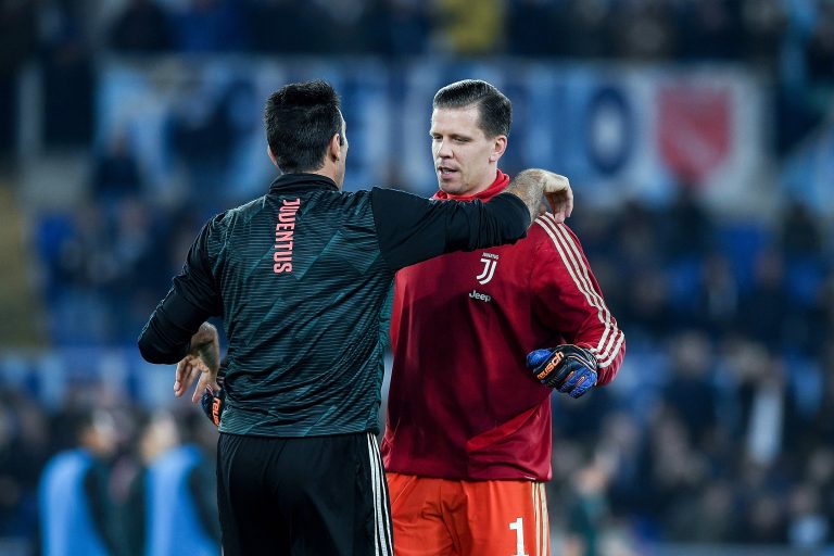 Gianluigi Buffon of Juventus hugs Wojciech Szczesny of Juventus during the Serie A match between Lazio and Juventus at Stadio Olimpico, Rome, Italy on 7 December 2019. Photo by Giuseppe Maffia.
07.12.2019 Rzym
Pilka nozna Liga wloska Serie A
Lazio - Juventus Turyn
FOTO SIPA / PressFocus

POLAND ONLY!!