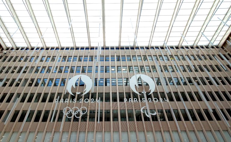 Oct 21, 2022; Paris, FRANCE;  A general view of the Paris 2024 Olympics and Paralympics logo at the Paris 2024 headquarters ahead of the Paris 2024 Summer Olympic Games. Mandatory Credit: Jerry Lai/USA TODAY Sports/Sipa USA
2022.10.21 Paryz
Inne Igrzyska olimpijskie
Kola olimpijskie na ulicach Paryza
Foto Jerry Lai-USA TODAY Sports/SIPA USA/PressFocus

!!! POLAND ONLY !!!