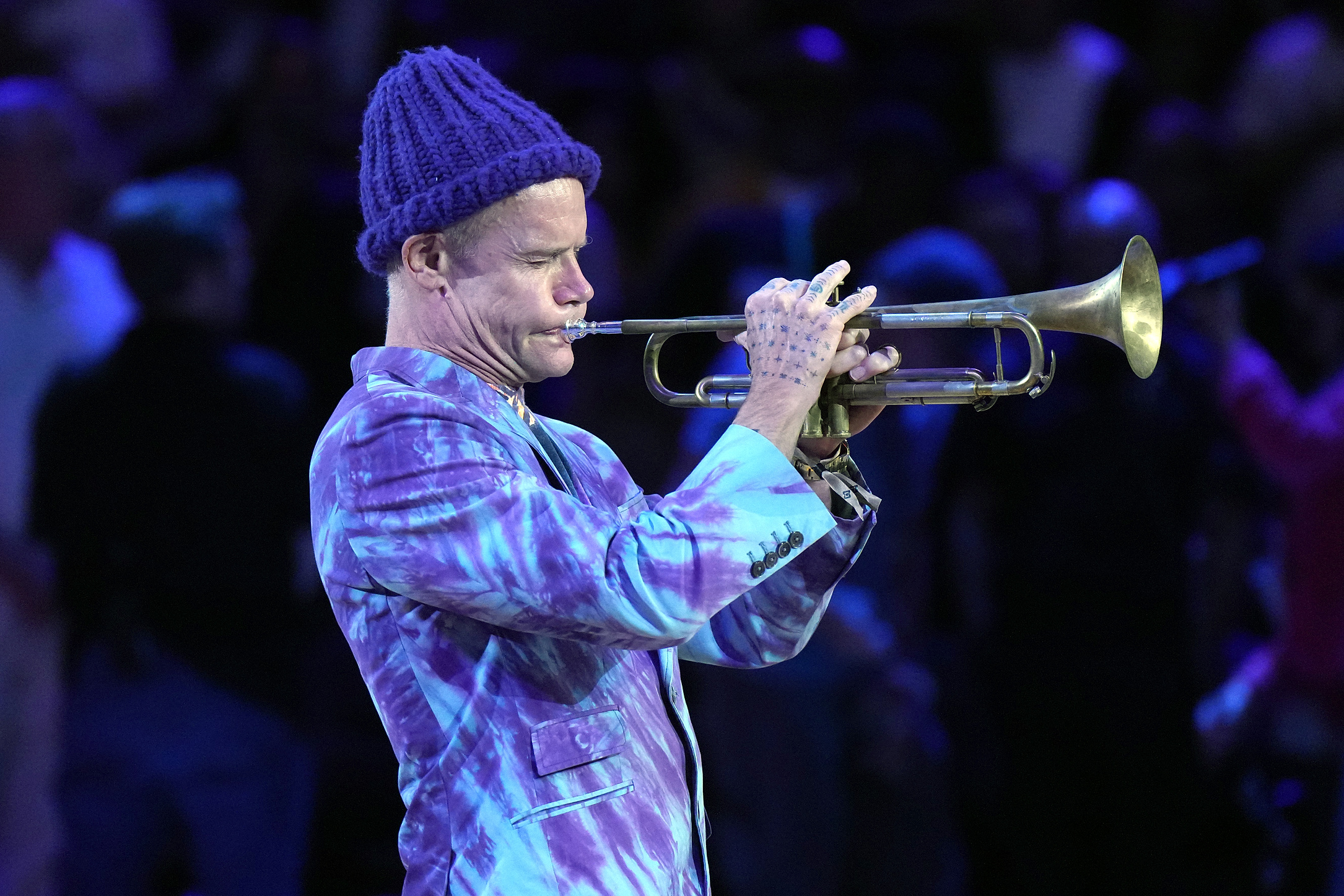 Apr 22, 2023; Los Angeles, California, USA; Red Hot Chili Peppers recording artist Flea performs the national anthem during game three of the 2023 NBA playoffs between the Los Angeles Lakers and the Memphis Grizzlies - Crypto.com Arena. Mandatory Credit: Kirby Lee-USA TODAY Sports/Sipa USA
2023.04.22 Los Angeles
koszykowka Liga NBA
NBA: Playoffs-Memphis Grizzlies - Los Angeles Lakers
Foto Kirby Lee-USA TODAY Sports/SIPA USA/PressFocus

!!! POLAND ONLY !!!