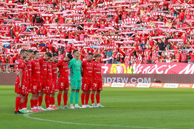 2024.08.23 LODZ STADION MIEJSKI ALEJA PILSUDSKIEGO
MECZ PILKA NOZNA PKO BANK POLSKI EKSTRAKLASA
WIDZEW LODZ vs RADOMIAK RADOM
N/Z DRUZYNA TEAM WIDZEW LODZ MINUTA CISZY
Foto Artur Kraszewski / APPA / PressFocus