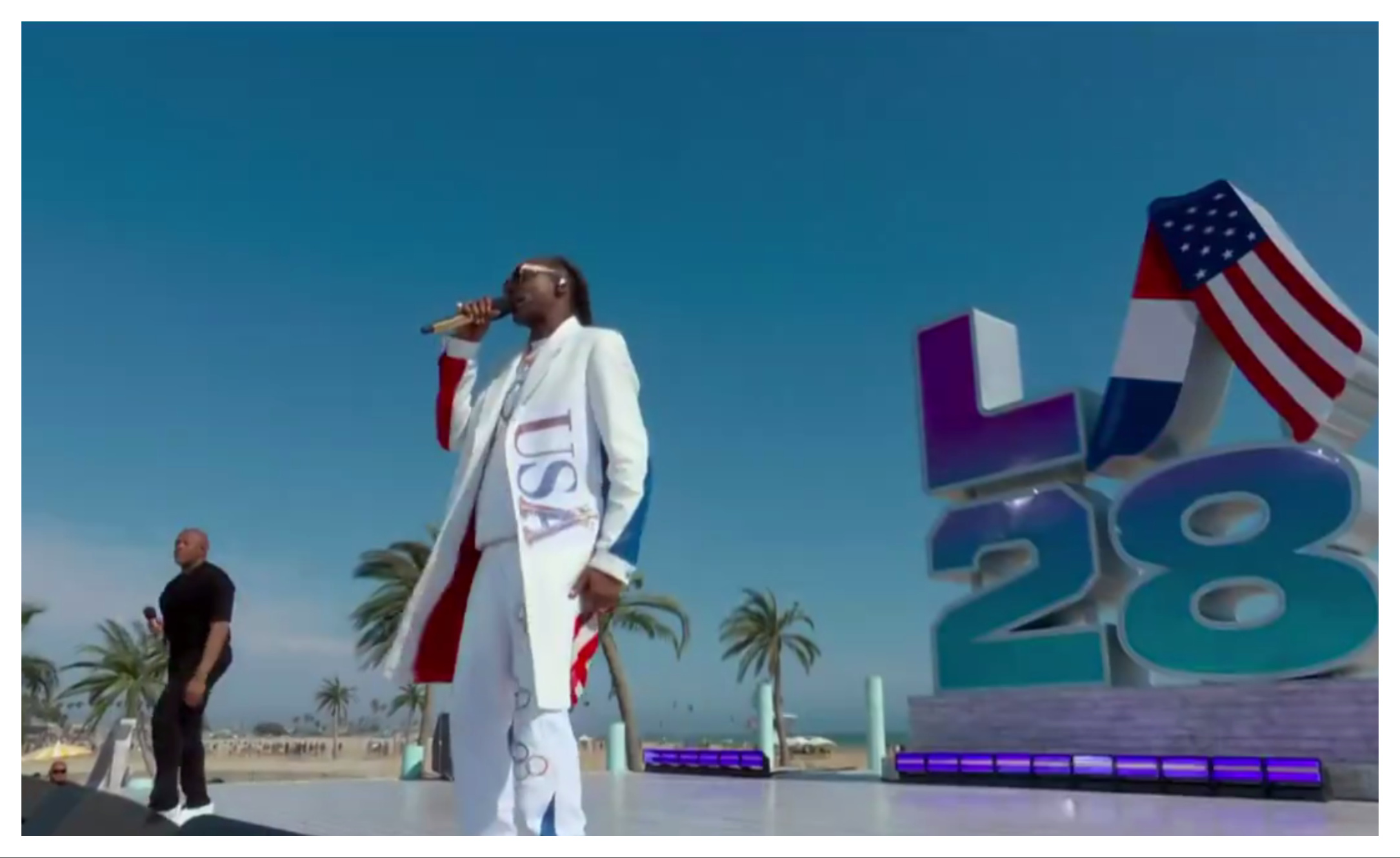 Snoop Dogg wystąpił na plaży w Los Angeles. Zapowiedź kolejnych igrzysk