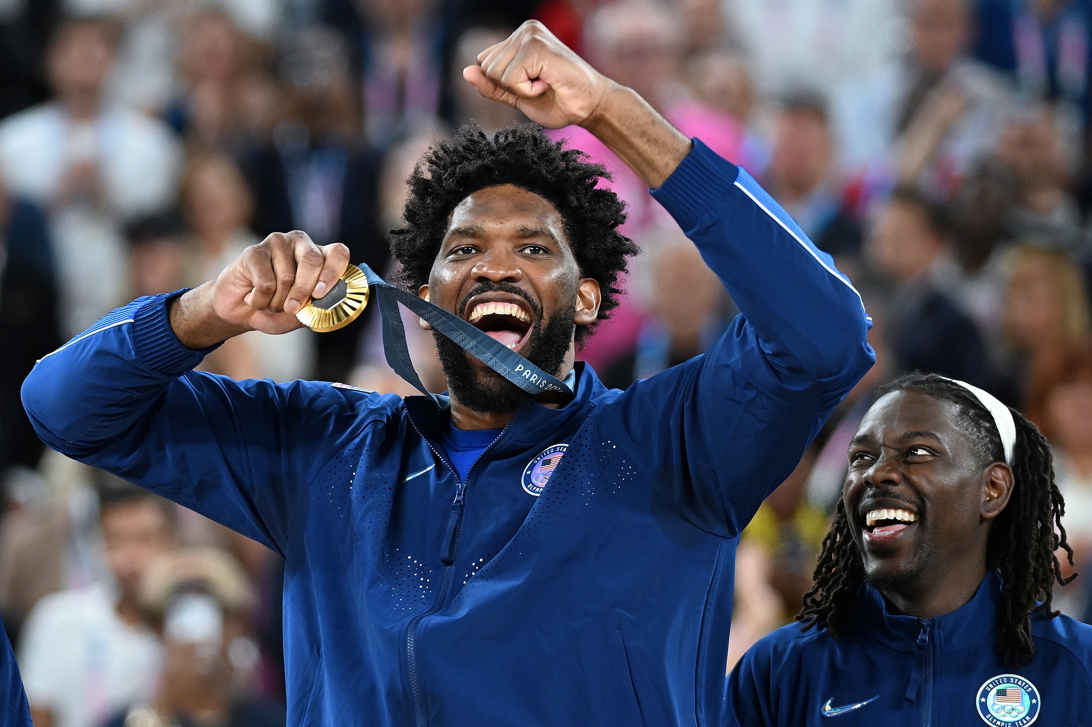 Joel Embiid and Team USA members celebrate after defeating Team France in the Men&#039;s Gold Medal Basketball game during the 2024 Paris Summer Olympics at the Bercy Arena, August 10, 2024, Paris, France. (Photo by Anthony Behar/Sipa USA)
2024.08.11 Paris
Sport
Igrzyska Olimpijskie Paryz 2024
Foto Anthony Behar/SIPA USA/PressFocus

!!! POLAND ONLY !!!