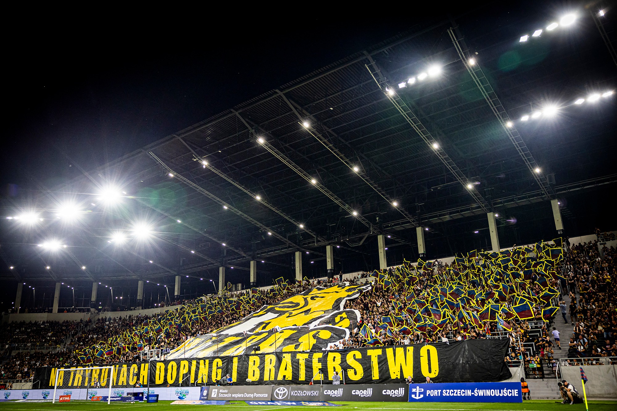 Język migowy na stadionie Pogoni Szczecin. Otwartość wobec wszystkich kibiców