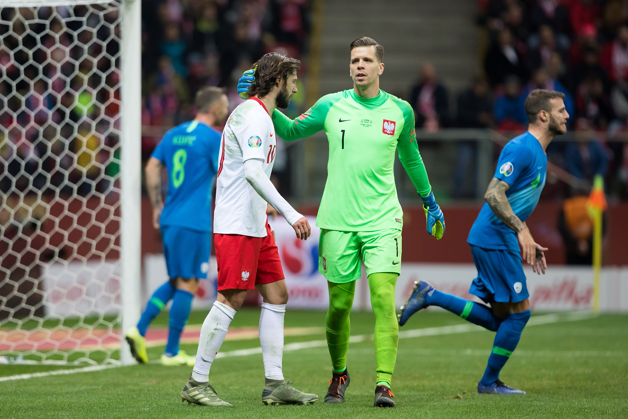 2019.11.19 Warszawa
Pilka nozna Reprezentacja kwalifikacje do Mistrzostw Europy 2020
Polska - Slowenia
N/z Grzegorz Krychowiak, Wojciech Szczesny
Foto Marcin Karczewski / PressFocus

2019.11.19 Riga
Football qualification for the European Championships 2020
European qualifiers
Poland - Slovenia
Grzegorz Krychowiak, Wojciech Szczesny
Credit: Marcin Karczewski / PressFocusCredit: Marcin Karczewski / PressFocus