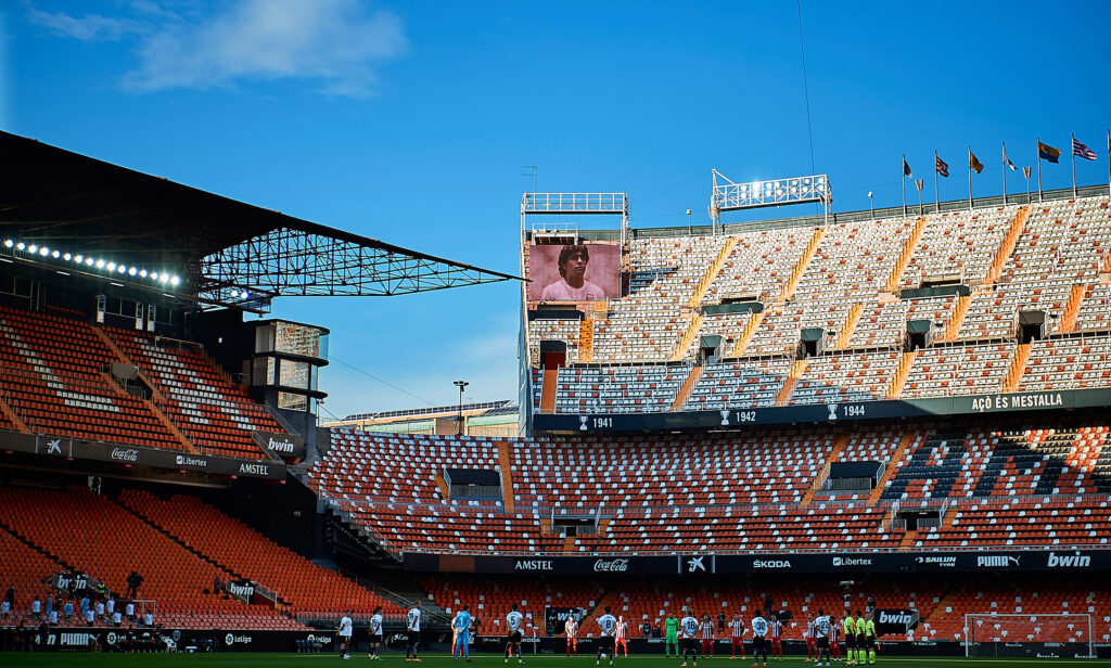 (201129) -- VALENCIA, Nov. 29, 2020 (Xinhua) -- Players remain one minute silence to Diego Maradona before a Spainsh league match between Valencia CF and Atletico de Madrid at Estadio Mestalla in Valencia, Spain, Nov. 28, 2020. (Photo by Pablo Morano/ Xinhua)

28.11.2020 Walencja
Pilka nozna 
Liga Hiszpanska
Valencia CF - Atletico de Madrid
FOTO Xinhua / PressFocus

POLAND ONLY!!