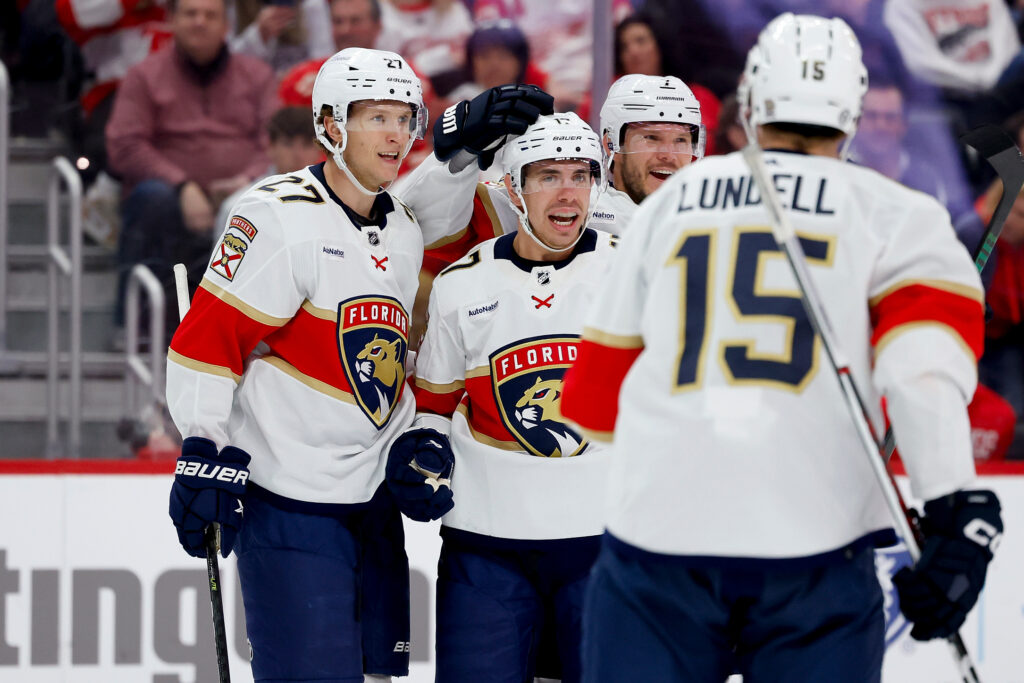 Mar 2, 2024; Detroit, Michigan, USA; Florida Panthers center Evan Rodrigues (17) celebrates with teammates after scoring in the third period against the Detroit Red Wings at Little Caesars Arena. Mandatory Credit: Rick Osentoski-USA TODAY Sports/Sipa USA
2024.03.02 Detroit
Hokej na lodzie Liga NHL
NHL: Florida Panthers at Detroit Red Wings
Foto Rick Osentoski-USA TODAY Sports/SIPA USA/PressFocus

!!! POLAND ONLY !!!