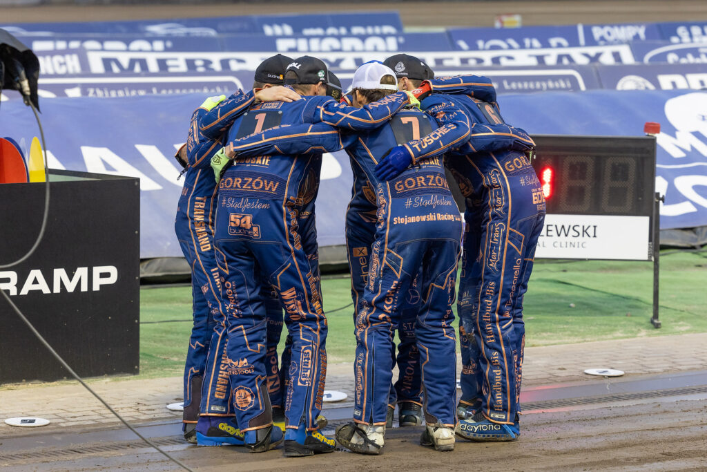 2024.07.26 Grudziadz
Zuzel Speedway 2024
PGE Ekstraliga Zuzlowa 2024
Zooleszcz GKM Grudziadz - Stal Gorzow
N/z Stal Gorzow, Martin Vaculik, Jakub Stojanowski, Oskar Paluch, Szymon Wozniak, Anders Thomsen, Oskar Fajfer
Foto Marcin Karczewski / PressFocus

2024.07.26 
Speedway 2024
PGE Ekstraliga Zuzlowa 2024
Zooleszcz GKM Grudziadz - Stal Gorzow
N/z Stal Gorzow, Martin Vaculik, Jakub Stojanowski, Oskar Paluch, Szymon Wozniak, Anders Thomsen, Oskar Fajfer
Foto Marcin Karczewski / PressFocus