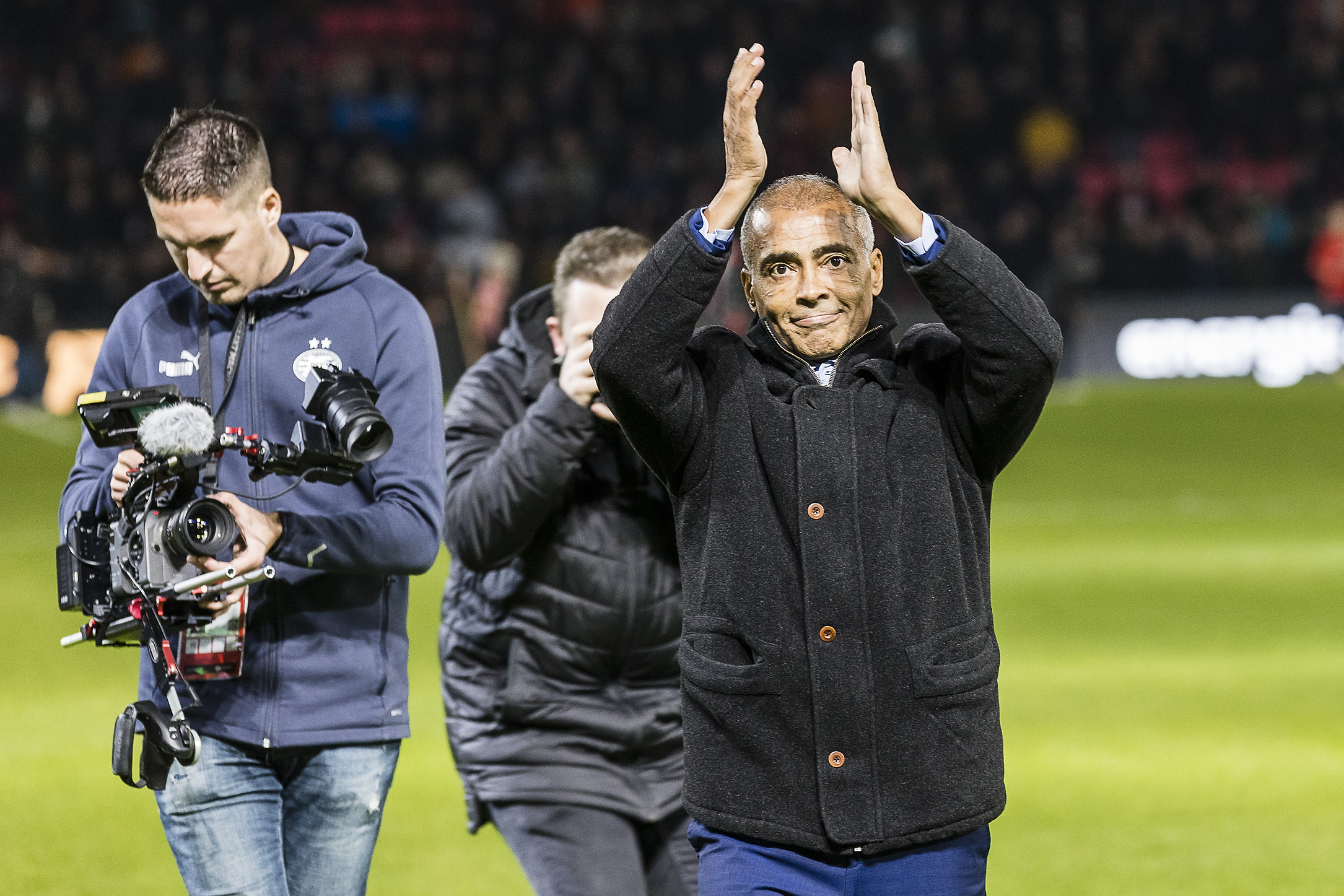 EINDHOVEN - 12-11-2022, Philips stadion. Dutch football, eredivisie, season 2022-2023. PSV - AZ. Final score 0-1. Final score 0-1. Romario greeting fans. (Photo by Pro Shots/Sipa USA)
2022.11.12 Zwolle
pilka nozna liga holenderska
PEC Zwolle - FC Eindhoven
Foto Pro Shots/SIPA USA/PressFocus

!!! POLAND ONLY !!!