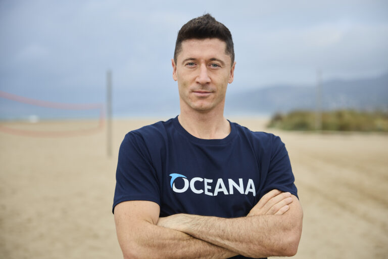 Robert Lewandowski wspiera misję Oceany w celu ochrony i odbudowy oceanów