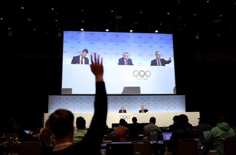 (231016) -- MUMBAI, Oct. 16, 2023 (Xinhua) -- This photo taken on Oct. 16, 2023 shows the press conference after the second day of 141th International Olympic Committee (IOC) session in Mumbai, India. (Xinhua/Cao Can)

2023.10.16 Bombaj
sport olimpijski
141. sesja Miedzynarodowego Komitetu Olimpijskiego
Foto Cao Can/Xinhua/PressFocus

!!! POLAND ONLY !!!