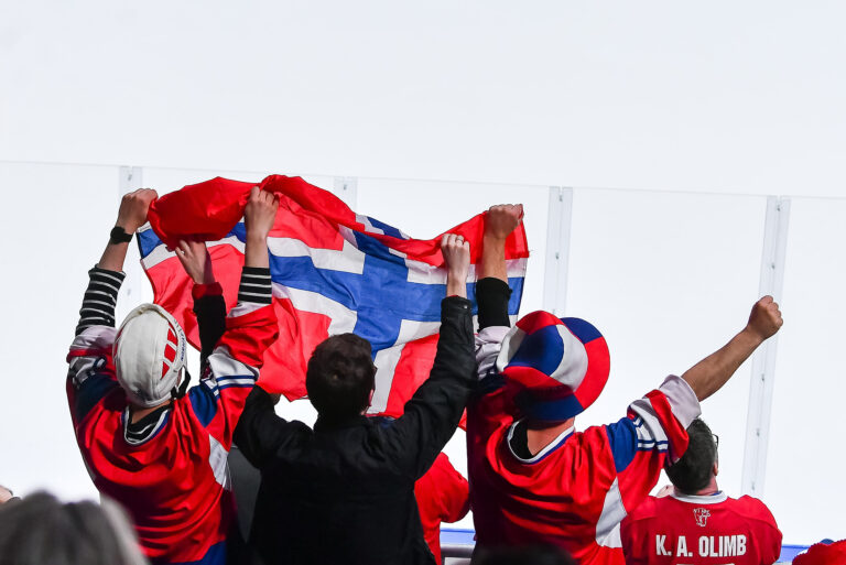 2019.05.10 Bratyslawa
Hokej
Mistrzostwa Swiata Slowacja 2019 Elita
Rosja - Norwegia
N/z fani kibice doping
Foto Pawel Andrachiewicz / PressFocus

2019.05.10 Bratislava
Ice Hockey
IIHF Ice Hockey World Championship
Russia - Norway
fani kibice doping
Credit: Pawel Andrachiewicz / PressFocus