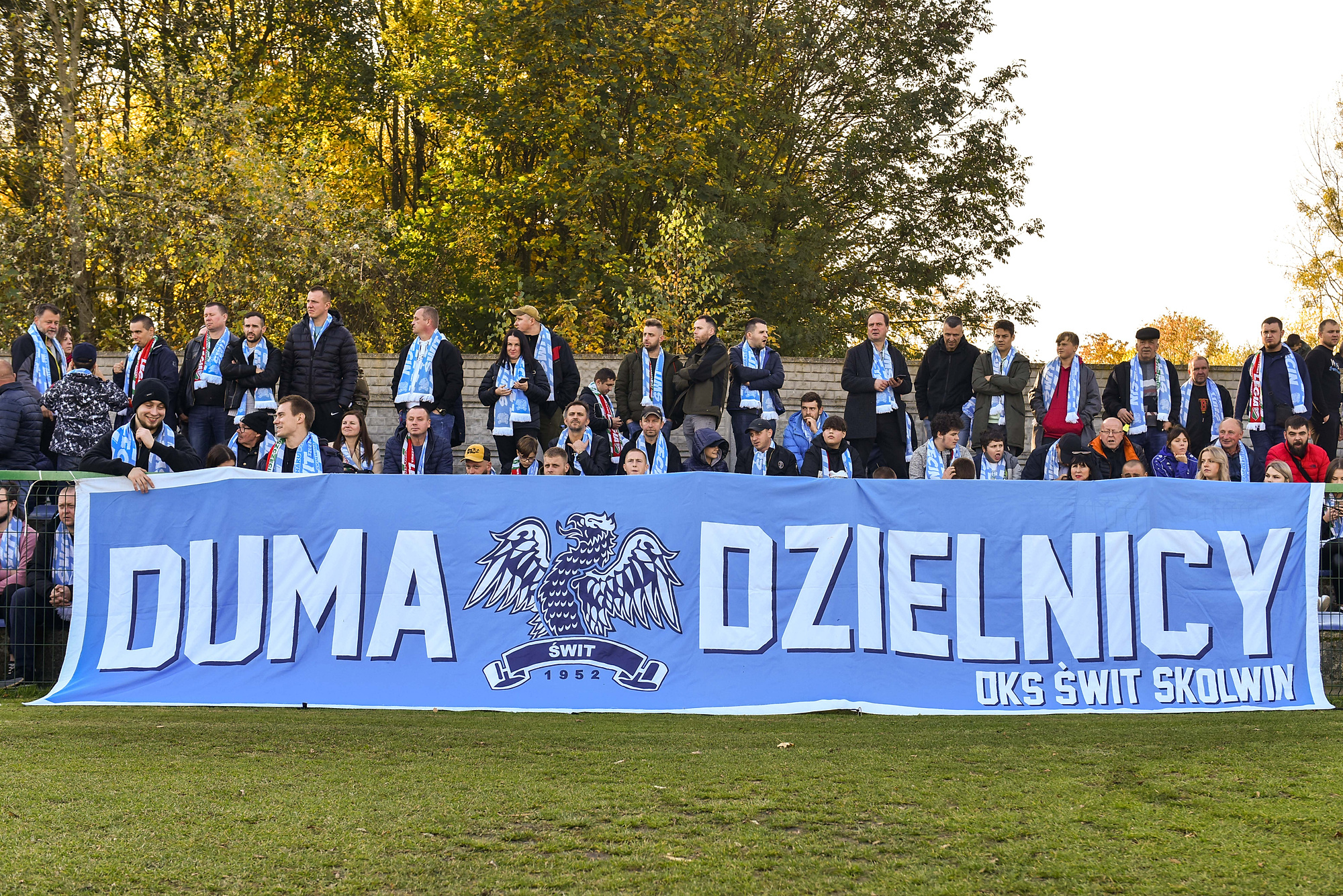 2021.10.28 Szczecin
Pilka nozna Fortuna Puchar Polski sezon 2021/2022
Swit Skolwin - Legia Warszawa
N/z kibic kibice atmosfera zabawa widok ilustracja atmosfera
Foto Wojciech Dobrzynski / PressFocus

2021.10.28 Szczecin
Football Polish Cup season 2021/22
Swit Skolwin - Legia Warszawa
kibic kibice atmosfera zabawa widok ilustracja atmosfera
Credit: Wojciech Dobrzynski / PressFocus