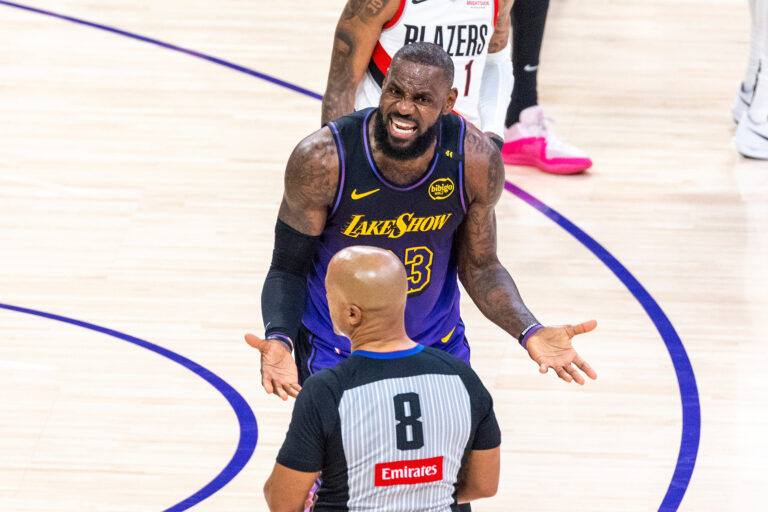 Los Angeles Lakers&#039; LeBron James #23 complaints a call during an NBA basketball game against the Portland Trail Blazers at Crypto.com Arena. Final score; Lakers 114:106 Trail Blazers (Photo by Ringo Chiu / SOPA Images/Sipa USA)
2025.01.02 Los Angeles
koszykowka mezczyzn, amerykanska liga koszykowki NBA
Los Angeles Lakers - Portland Trail Blazers
Foto Ringo Chiu/SOPA Images/SIPA USA/PressFocus

!!! POLAND ONLY !!!